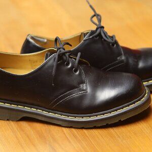 Dr. Martens Women's 1461 Smooth Leather AirWair Air Cushion Sole 3 Eye Oxford